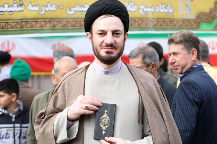 تصاویر/ حضور طلاب و روحانیون استان یزد در راهپیمایی ۲۲ بهمن