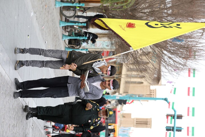 تصاویر/ حضور طلاب و روحانیون استان یزد در راهپیمایی ۲۲ بهمن