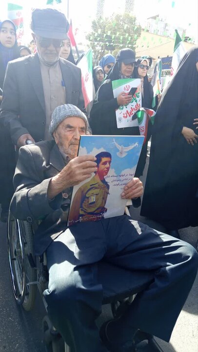 تصاویر/ مراسم راهپیمایی یوم‌الله ۲۲ بهمن در شهر کرمان