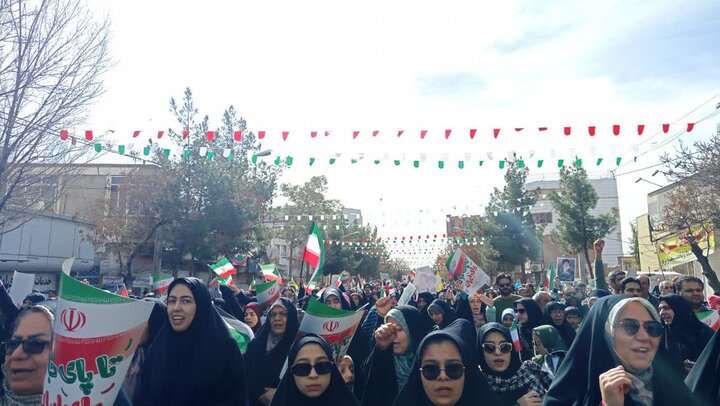 تصاویر/ مراسم راهپیمایی یوم‌الله ۲۲ بهمن در شهر کرمان