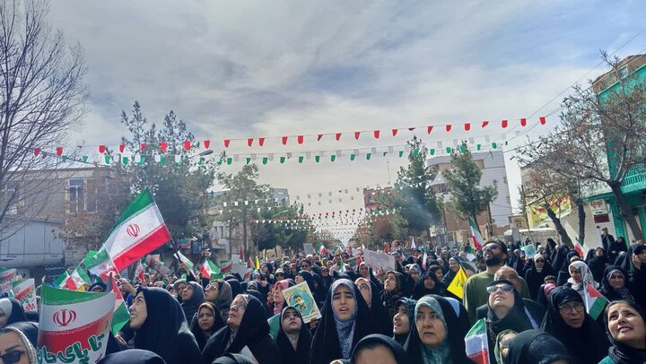 تصاویر/ مراسم راهپیمایی یوم‌الله ۲۲ بهمن در شهر کرمان