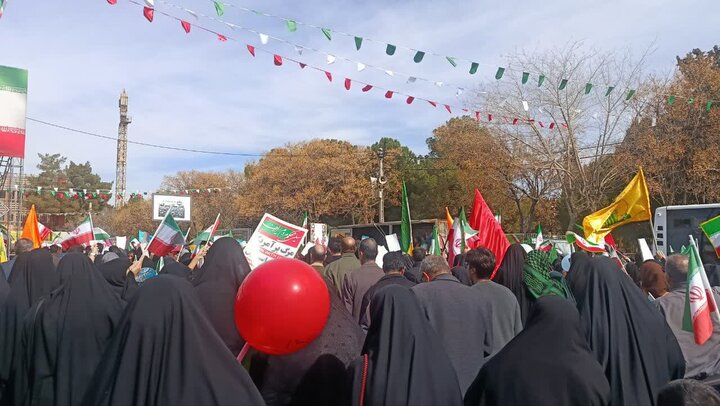 تصاویر/ مراسم راهپیمایی یوم‌الله ۲۲ بهمن در شهر کرمان