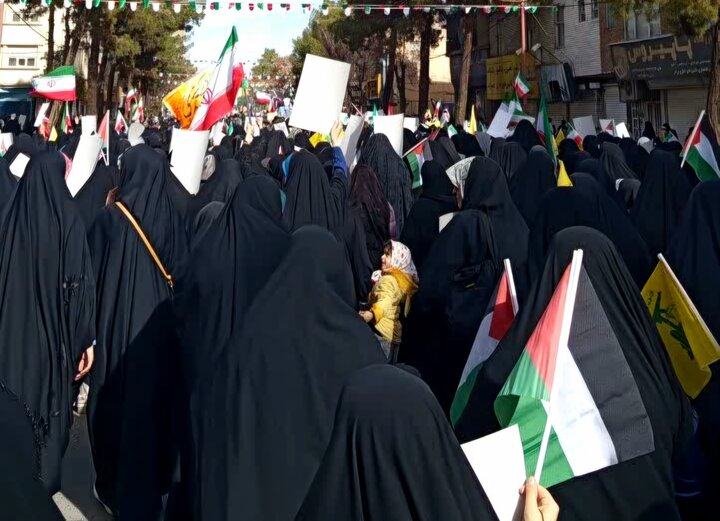 تصاویر/ مراسم راهپیمایی یوم‌الله ۲۲ بهمن در شهر کرمان