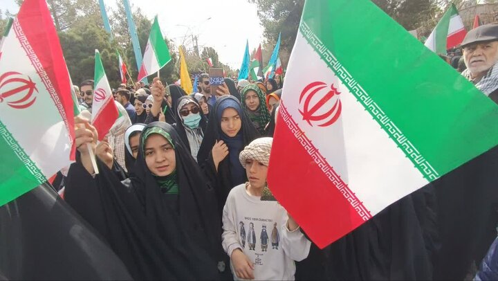 تصاویر/ مراسم راهپیمایی یوم‌الله ۲۲ بهمن در شهر کرمان