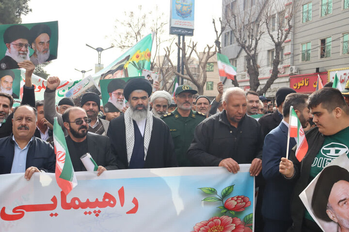 تصاویر/ حضور پرشور مردم بهارستان در راهپیمایی ۲۲ بهمن