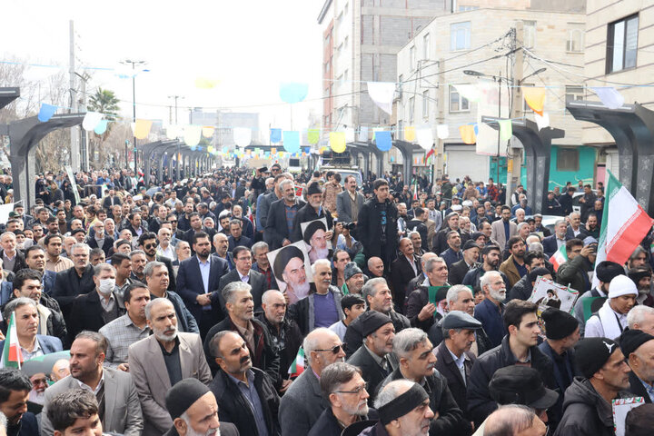 تصاویر/ حضور پرشور مردم بهارستان در راهپیمایی ۲۲ بهمن
