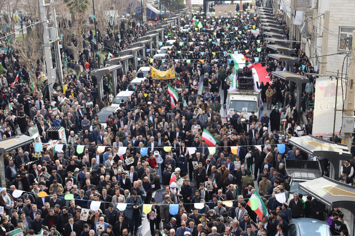 تصاویر/ حضور پرشور مردم بهارستان در راهپیمایی ۲۲ بهمن