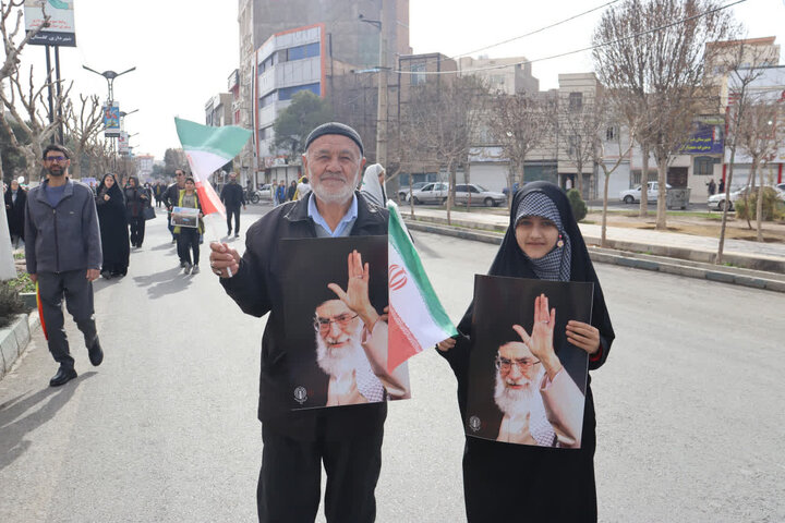 تصاویر/ حضور پرشور مردم بهارستان در راهپیمایی ۲۲ بهمن