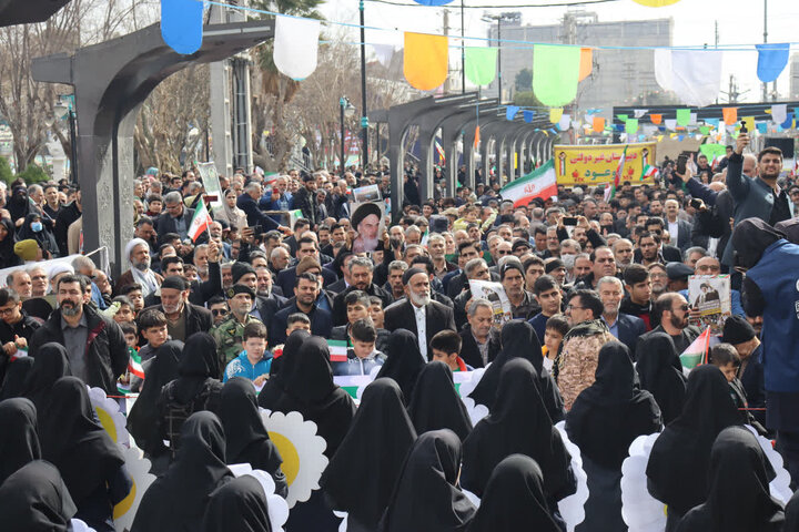 تصاویر/ حضور پرشور مردم بهارستان در راهپیمایی ۲۲ بهمن