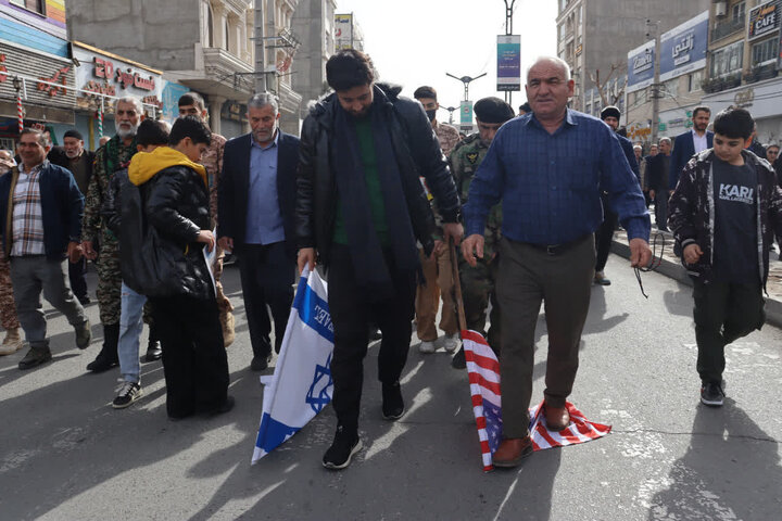 تصاویر/ حضور پرشور مردم بهارستان در راهپیمایی ۲۲ بهمن