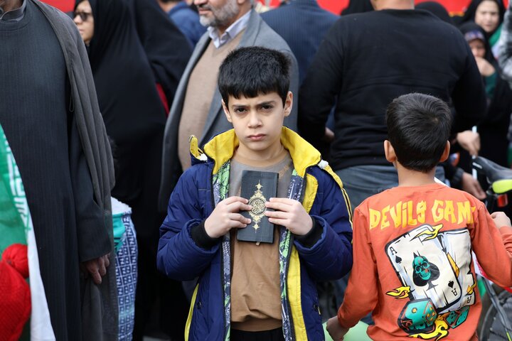 تصاویر/ حضور کودکان و جوانان استان یزد در راهپیمایی ۲۲ بهمن