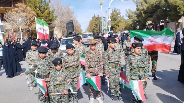 تصاویر/ مراسم راهپیمایی یوم‌الله ۲۲ بهمن در شهر کوهبنان