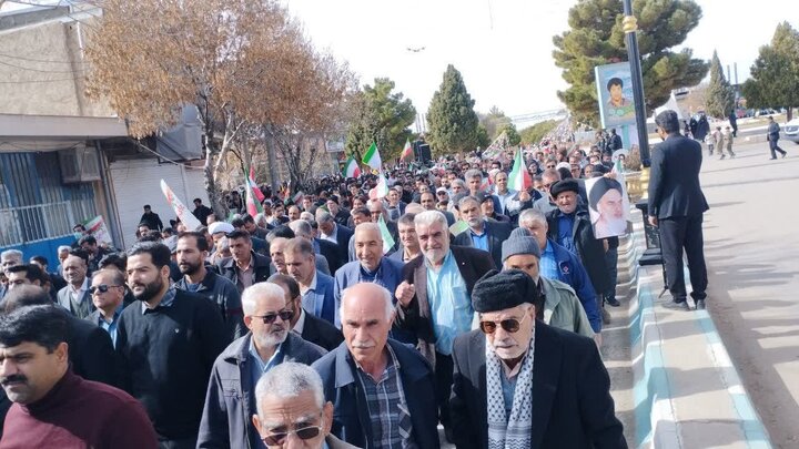 تصاویر/ مراسم راهپیمایی یوم‌الله ۲۲ بهمن در شهر کوهبنان