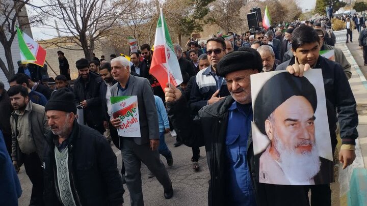 تصاویر/ مراسم راهپیمایی یوم‌الله ۲۲ بهمن در شهر کوهبنان