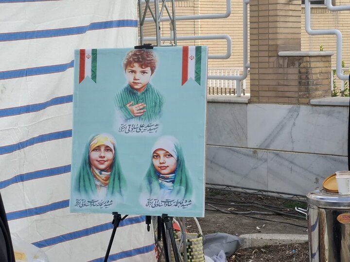 تصاویر/غرفه‌های فرهنگی و برنامه‌های هنری در مسیر راهپیمایی۲۲ بهمن کاشان