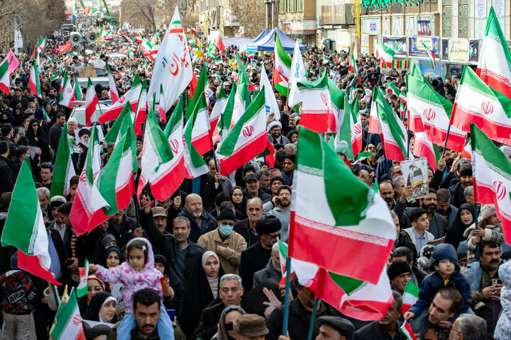 تصاویر/شکوه حضور مردم استان مرکزی در راهپیمایی ۲۲ بهمن_۲