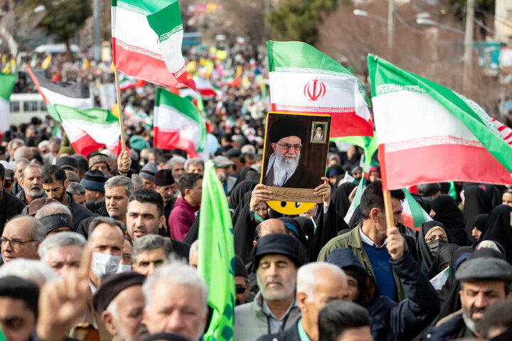 تصاویر/شکوه حضور مردم استان مرکزی در راهپیمایی ۲۲ بهمن_۲