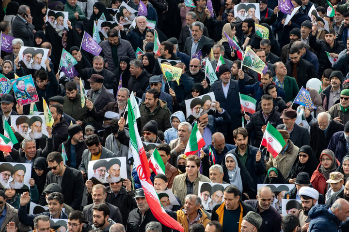 تصاویر/شکوه حضور مردم استان مرکزی در راهپیمایی ۲۲ بهمن_۲