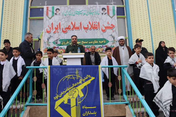 تصاویر/ حضور پر شور مردم شهرستان باروق در راهپیمایی حماسی ۲۲ بهمن