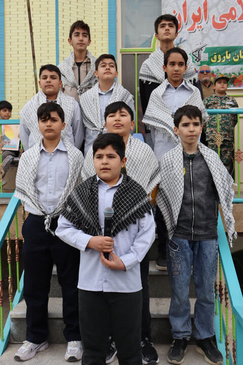 تصاویر/ حضور پر شور مردم شهرستان باروق در راهپیمایی حماسی ۲۲ بهمن