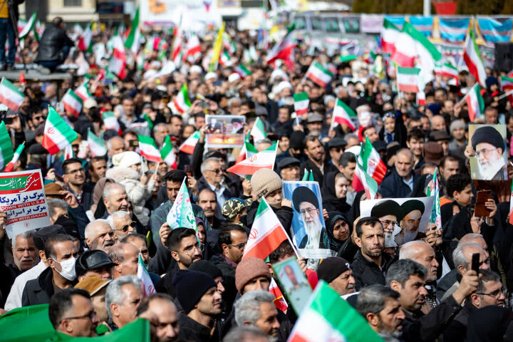 تصاویر/شکوه حضور مردم استان مرکزی در راهپیمایی ۲۲ بهمن_۲