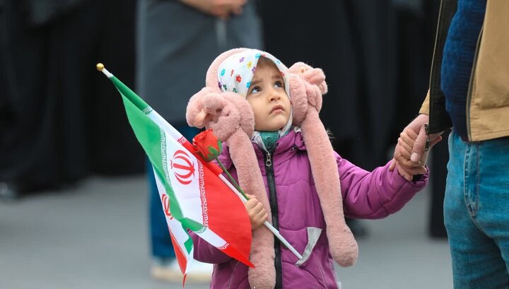 تصاویر/ حضور حماسی مردم ساوجبلاغ در راهپیمایی ۲۲ بهمن‌ماه