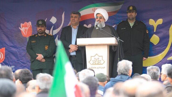 تصاویر/ حضور حماسی مردم ساوجبلاغ در راهپیمایی ۲۲ بهمن‌ماه