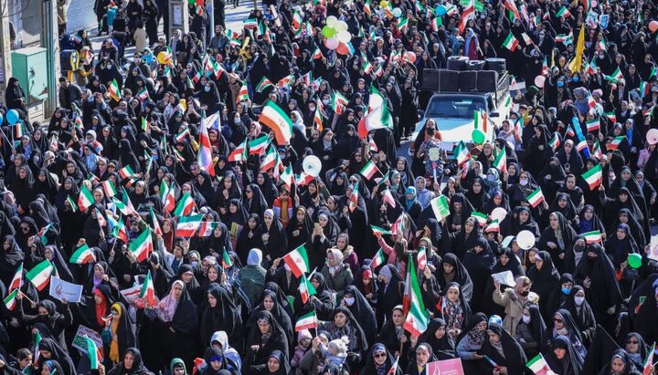 تصاویر/ حضور حماسی مردم ساوجبلاغ در راهپیمایی ۲۲ بهمن‌ماه