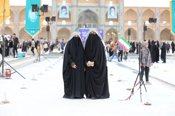 تصاویر/ حضور خواهران در راهپیمایی ۲۲ بهمن