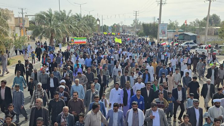 تصاویر/ مراسم راهپیمایی یوم‌الله ۲۲ بهمن در شهر ریگان