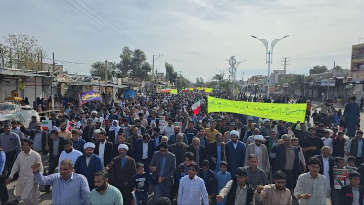 تصاویر/ مراسم راهپیمایی یوم‌الله ۲۲ بهمن در شهر ریگان