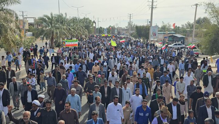 تصاویر/ مراسم راهپیمایی یوم‌الله ۲۲ بهمن در شهر ریگان