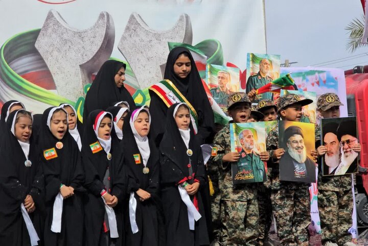 تصاویر/ مراسم راهپیمایی یوم‌الله ۲۲ بهمن در شهر ریگان