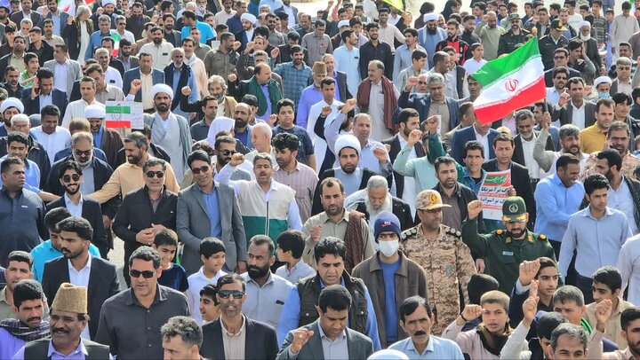 تصاویر/ مراسم راهپیمایی یوم‌الله ۲۲ بهمن در شهر ریگان