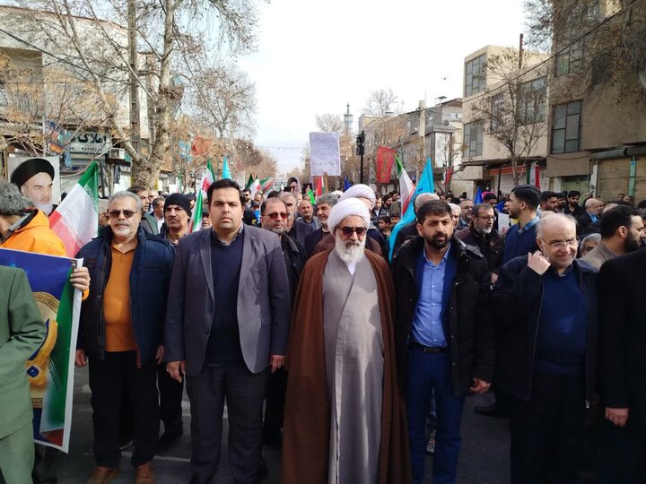 تصاویر/ شکوه حضور مردم ورامین در راهپیمایی ۲۲ بهمن