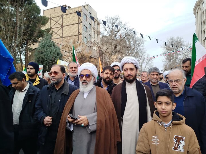 تصاویر/ شکوه حضور مردم ورامین در راهپیمایی ۲۲ بهمن