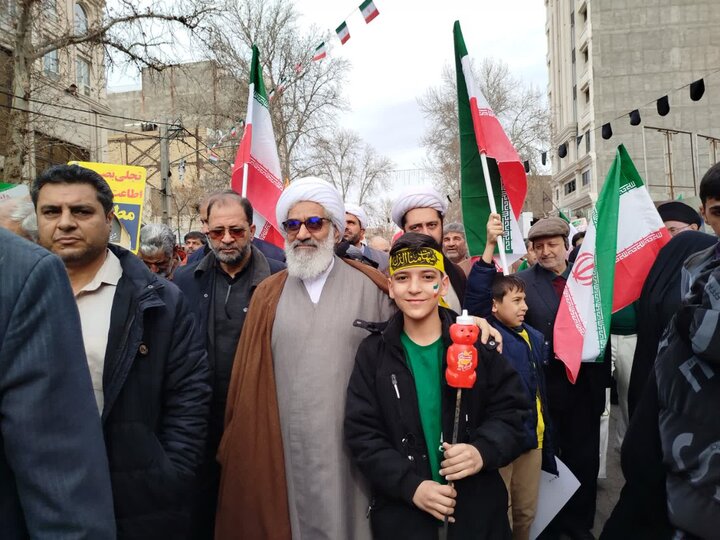 تصاویر/ شکوه حضور مردم ورامین در راهپیمایی ۲۲ بهمن