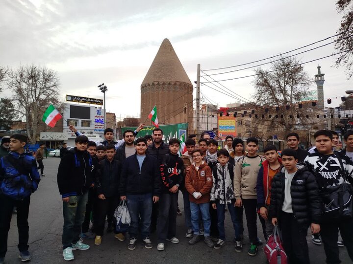 تصاویر/ شکوه حضور مردم ورامین در راهپیمایی ۲۲ بهمن