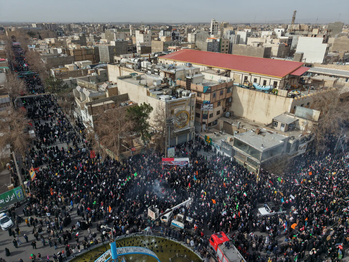 تصاویر/ شکوه حضور مردم ورامین در راهپیمایی ۲۲ بهمن
