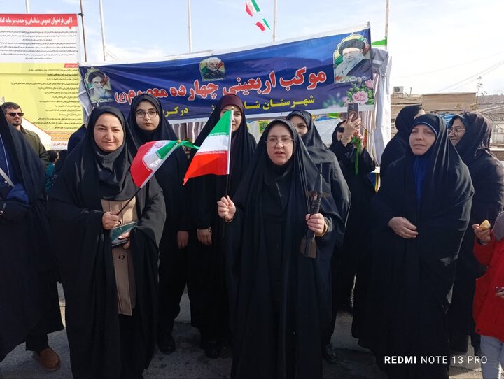 تصاویر/ حضور بانوان طلبه آذربایجان غربی در راهپیمایی ۲۲ بهمن
