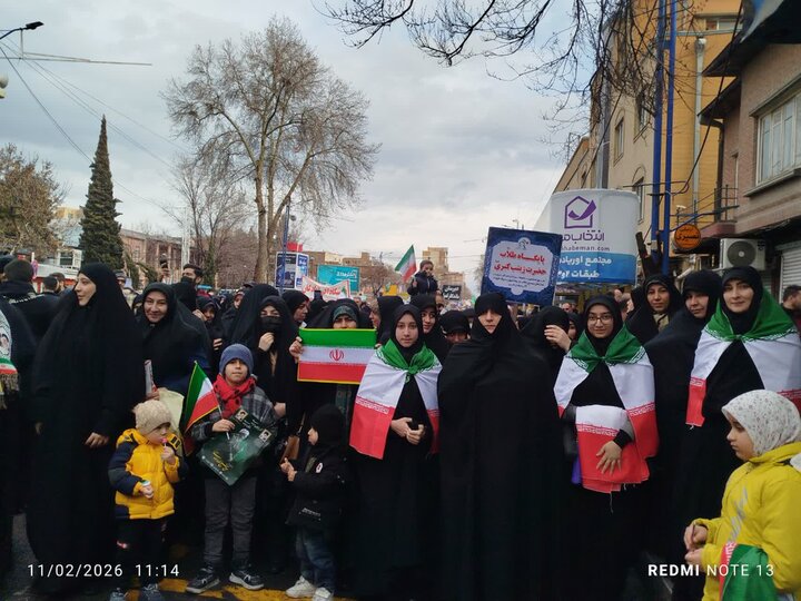 تصاویر/ حضور بانوان طلبه آذربایجان غربی در راهپیمایی ۲۲ بهمن
