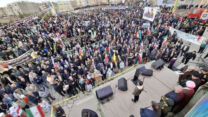 تصاویر/ راهپیمایی یوم‌الله ۲۲ بهمن در پردیس
