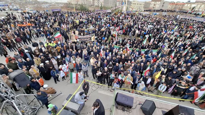 تصاویر/ راهپیمایی یوم‌الله ۲۲ بهمن در پردیس