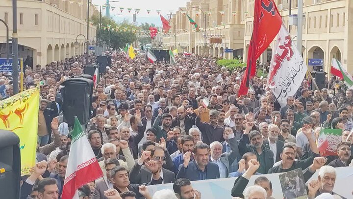 تصاویر/ مراسم راهپیمایی یوم‌الله ۲۲ بهمن در شهر بم