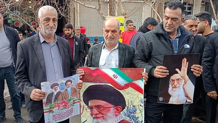 تصاویر/راهپیمایی مردم ولایتمدار بادرود در یوم الله ۲۲بهمن ۱۴۰۴