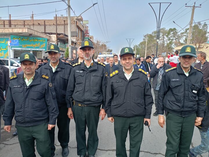 تصاویر/راهپیمایی مردم ولایتمدار بادرود در یوم الله ۲۲بهمن ۱۴۰۴