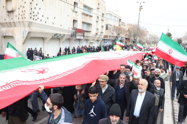 تصاویر / راهپیمایی یوم الله 22 بهمن در قزوین برگزار شد