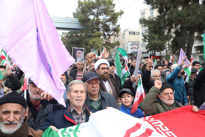 تصاویر / راهپیمایی یوم الله 22 بهمن در قزوین برگزار شد