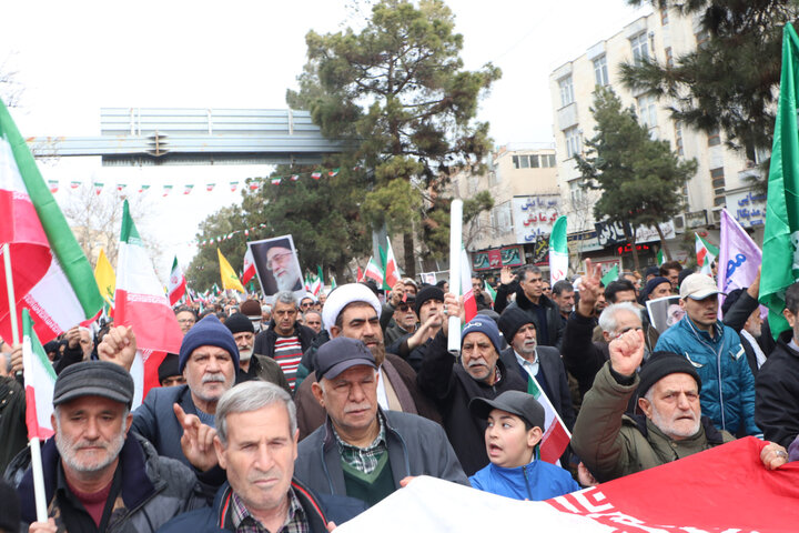 تصاویر / راهپیمایی یوم الله 22 بهمن در قزوین برگزار شد