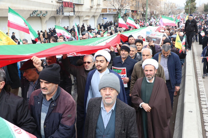 تصاویر / راهپیمایی یوم الله 22 بهمن در قزوین برگزار شد